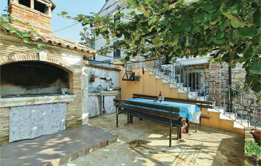 Mugeba 3 Bedroom Accommodation Poreč Exteriör bild