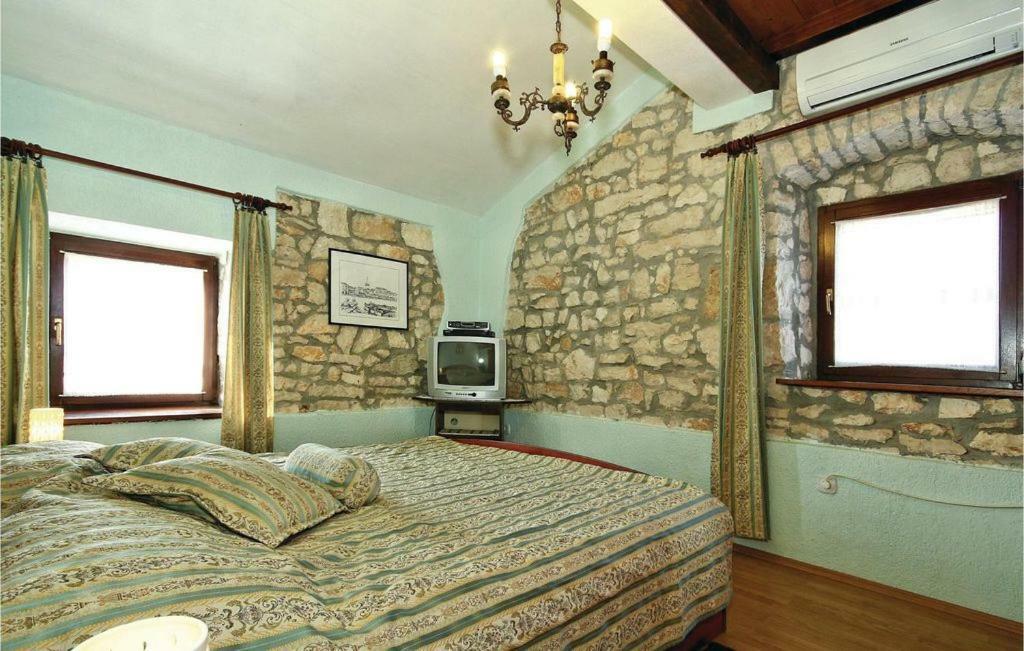 Mugeba 3 Bedroom Accommodation Poreč Exteriör bild