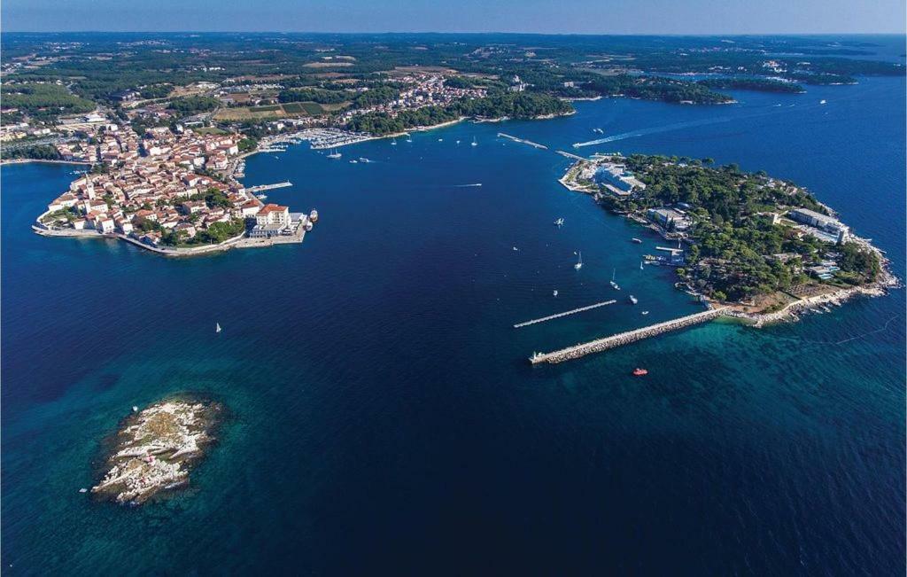 Mugeba 3 Bedroom Accommodation Poreč Exteriör bild